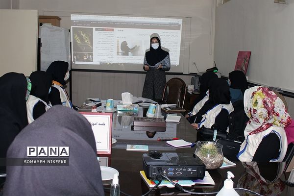 برگزاری کارگاه آموزش خبرنگاری ویژه دانش‌آموزان دختر شهرستان‌های استان تهران