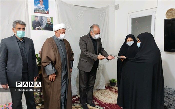 حماسه سرایی نیروی دریایی مایه غرور، غیرت و اقتدار است