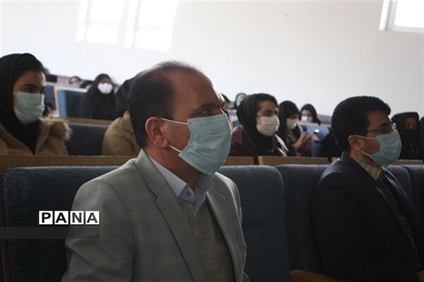 تجلیل از برگزیدگان مسابقات قرآنی و فرهنگی هنری در ابرکوه