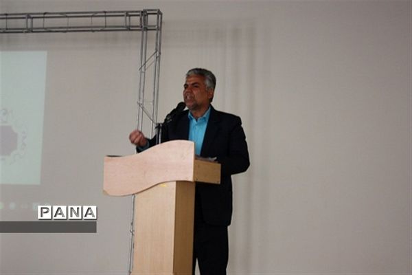 تجلیل از برگزیدگان مسابقات قرآنی و فرهنگی هنری در ابرکوه