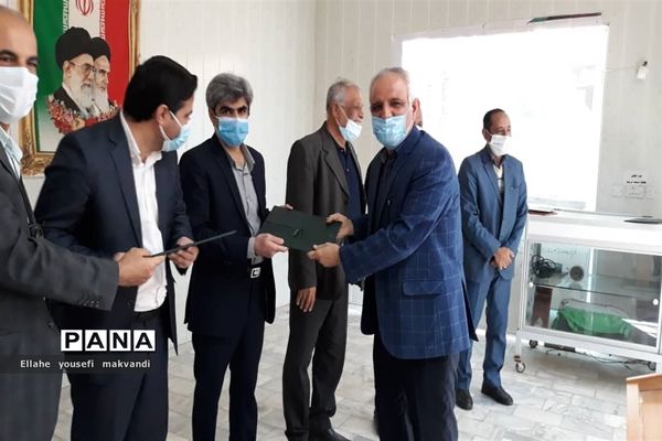 تجلیل از پیشکسوتان آموزش و پرورش شهرستان امیدیه