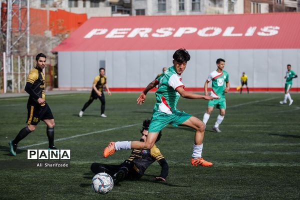 دیدار تیم های فوتبال هنرمندان و کودکان کار