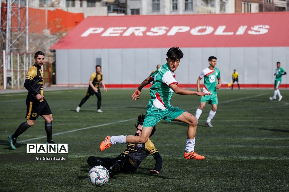 دیدار تیم های فوتبال هنرمندان و کودکان کار