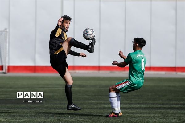 دیدار تیم های فوتبال هنرمندان و کودکان کار