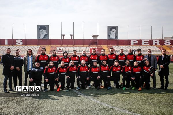 دیدار تیم های فوتبال هنرمندان و کودکان کار