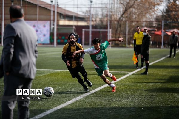 دیدار تیم های فوتبال هنرمندان و کودکان کار