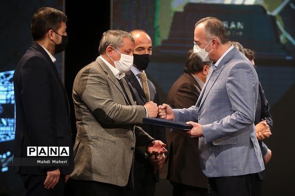 اختتامیه پنجمین دوره جایزه جهانی خشت طلایی تهران