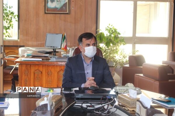 دیدار اعضای مجلس دانش آموزی با مدیر کل آموزش و پرورش استان اصفهان