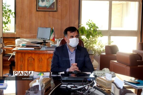 دیدار اعضای مجلس دانش آموزی با مدیر کل آموزش و پرورش استان اصفهان