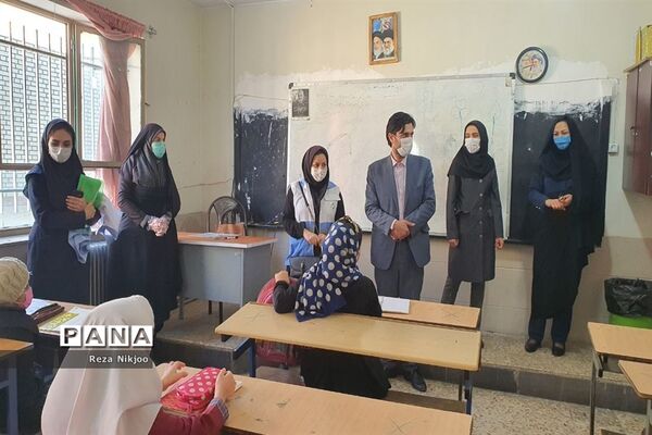 بازدید بازرسان فرمانداری و شبکه بهداشت از وضعیت بهداشتی مدارس بهارستان یک