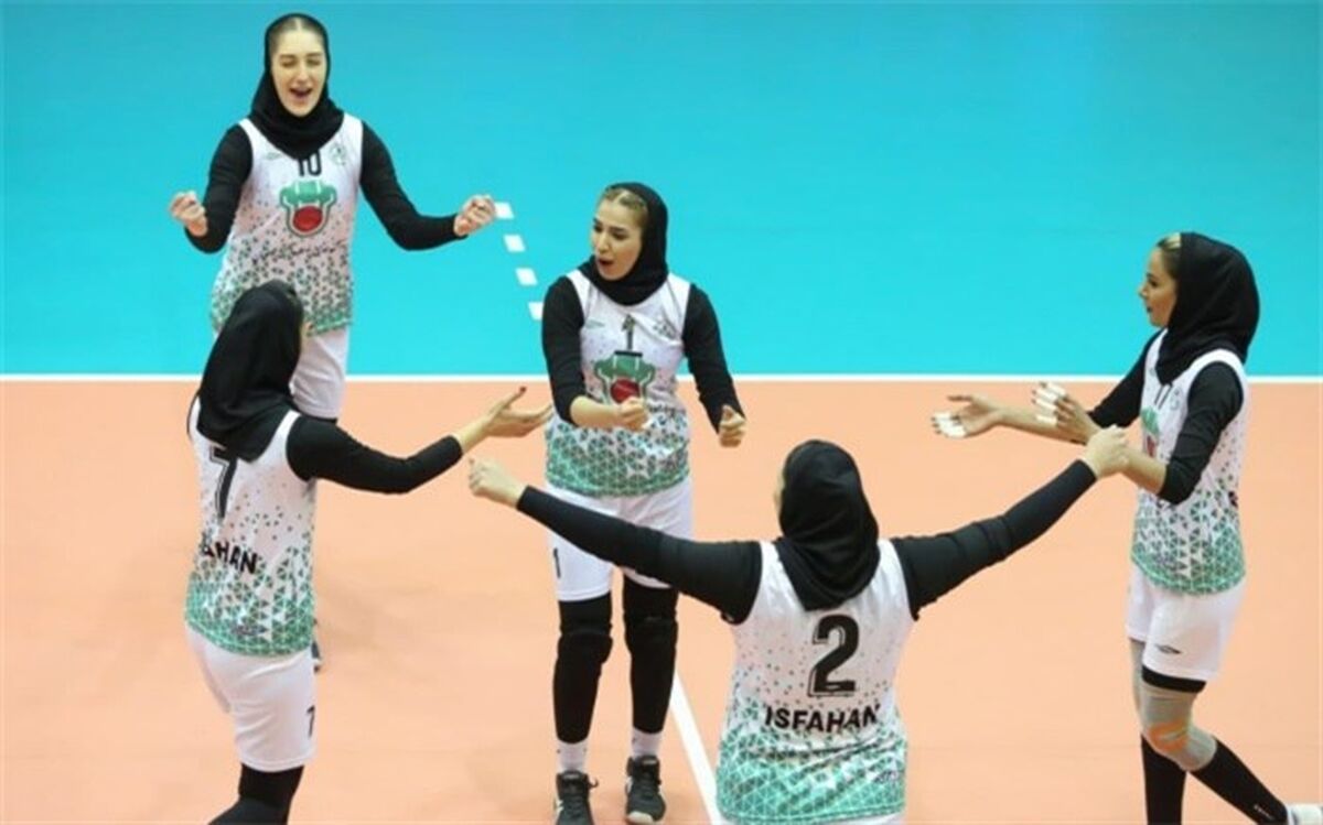 لیگ برتر والیبال زنان؛ ذوب آهن نایب قهرمانی را جشن گرفت