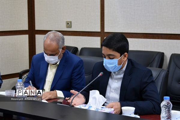 نشست صمیمی مدیرکل آموزش و پرورش سیستان و بلوچستان با هیئت رئیسه مجلس دانش آموزی