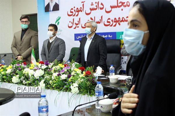 حضور نمایندگان خوزستان درآیین افتتاحیه دهمین دوره مجلس دانش آموزی کشور