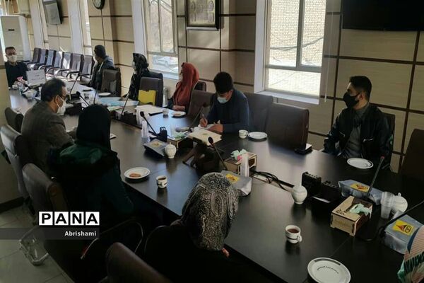 مراسم تقدیر از دانش آموزان پژوهنده ناحیه یک همدان
