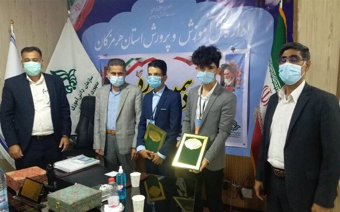 دیدار اعضای مجلس دانش آموزی دوره دهم استان با مدیر کل آموزش و پرورش