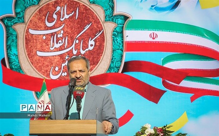 افتتاح برنامه روایتگری انقلاب برای اولیا و دانش‌آموزان