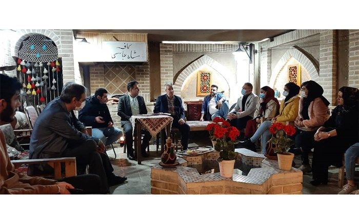 برگزاری عصر شعر مهربانی به میزبانی ورامین