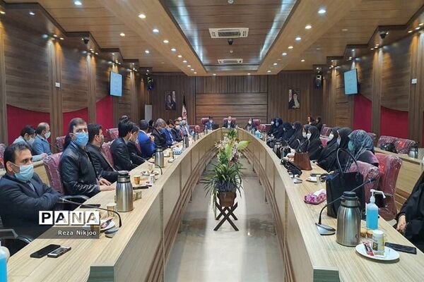 نشست هم اندیشی مدیران متوسطه بهارستان یک در اردوگاه شهید منتظری شهریار