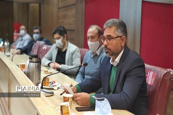 نشست هم اندیشی مدیران متوسطه بهارستان یک در اردوگاه شهید منتظری شهریار