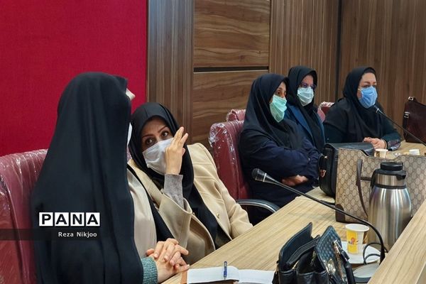 نشست هم اندیشی مدیران متوسطه بهارستان یک در اردوگاه شهید منتظری شهریار