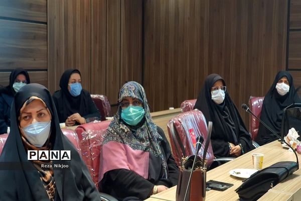 نشست هم اندیشی مدیران متوسطه بهارستان یک در اردوگاه شهید منتظری شهریار