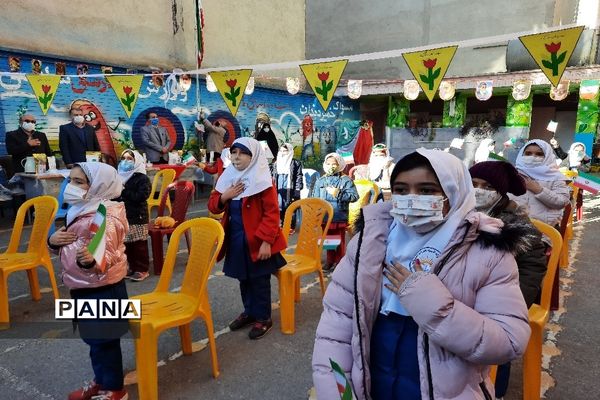 نواخته شدن زنگ انقلاب در منطقه 13 شهر تهران