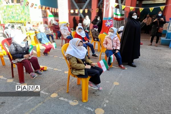 نواخته شدن زنگ انقلاب در منطقه 13 شهر تهران