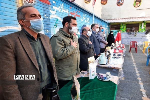 نواخته شدن زنگ انقلاب در منطقه 13 شهر تهران
