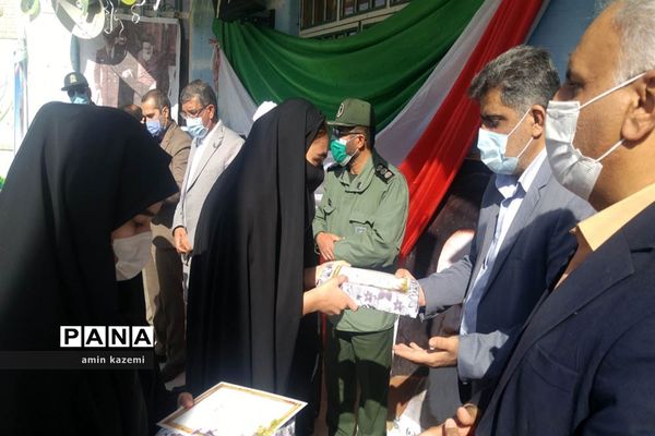 نواختن زنگ انقلاب شهرستان داراب