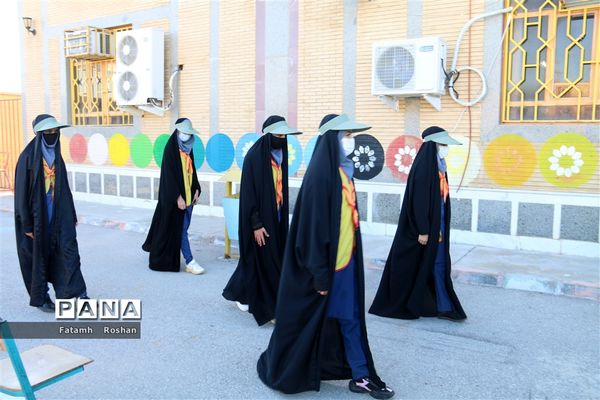 نواختن زنگ انقلاب در مدارس شهرستان امیدیه