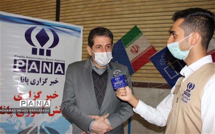 وظیفه آموزش و پرورش آشناسازی دانش آموزان با آرمان های انقلاب اسلامی است