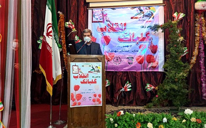 حسینی: نهادی که کارآمدتر باشد در جهت ابقای و استمرار نظام حرکت کرده است