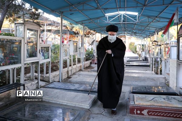 حضور رهبر انقلاب در مرقد امام خمینی(ره) و گلزار شهدا