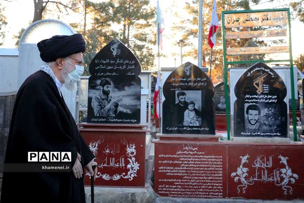 حضور رهبر انقلاب در مرقد امام خمینی(ره) و گلزار شهدا