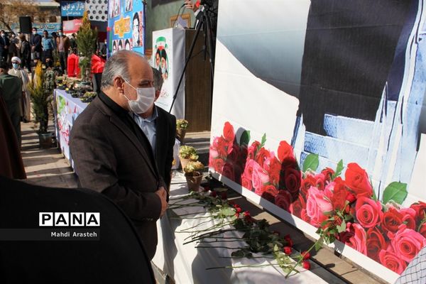 مراسم نمادین سالروز ورود امام خمینی (ره) به ایران اسلامی دراستان خراسان جنوبی