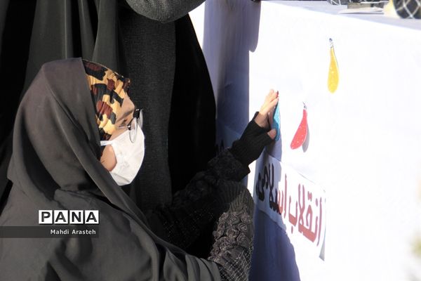 مراسم نمادین سالروز ورود امام خمینی (ره) به ایران اسلامی دراستان خراسان جنوبی