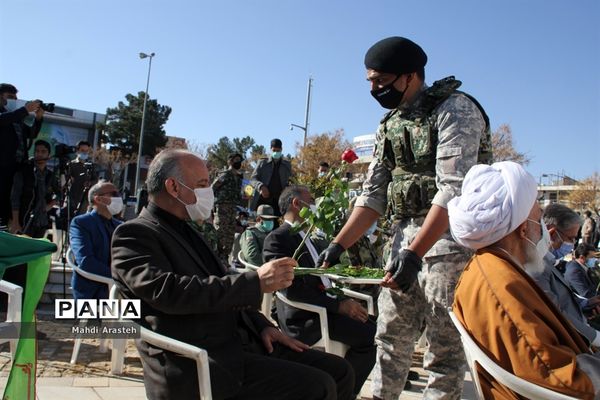 مراسم نمادین سالروز ورود امام خمینی (ره) به ایران اسلامی دراستان خراسان جنوبی