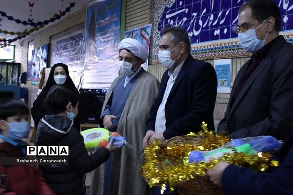 برگزاری آیین گلبانگ انقلاب منطقه 10