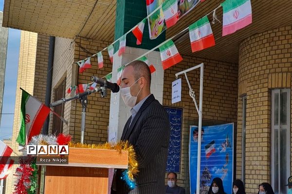 نواختن زنگ گلبانگ انقلاب اسلامی در بهارستان یک