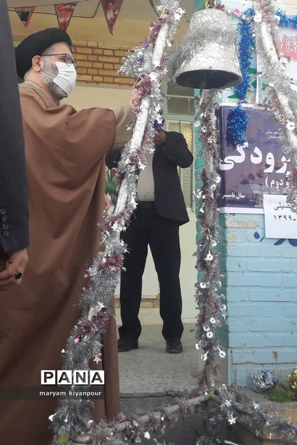 آیین نواختن زنگ انقلاب در مدارس مسجدسلیمان