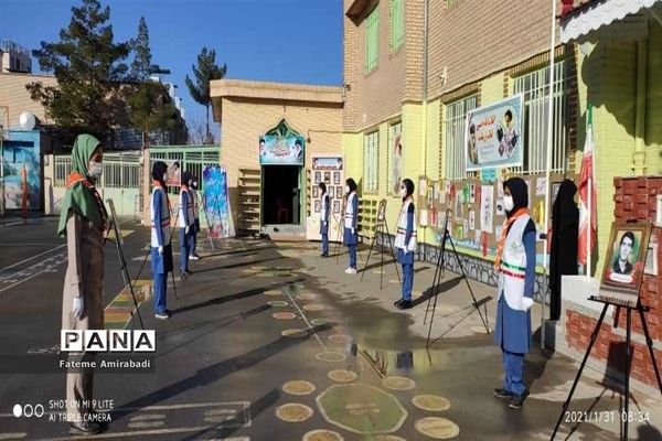 آیین نواختن زنگ انقلاب درآموزشگاه معرفت شهرستان بیرجند