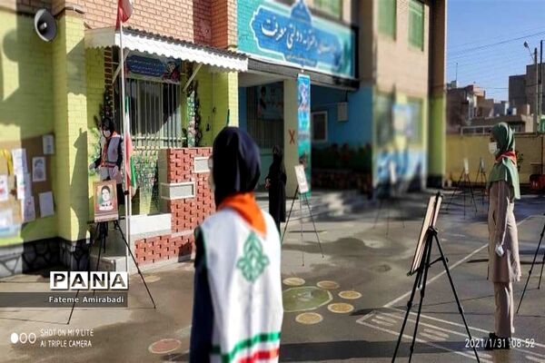 آیین نواختن زنگ انقلاب درآموزشگاه معرفت شهرستان بیرجند