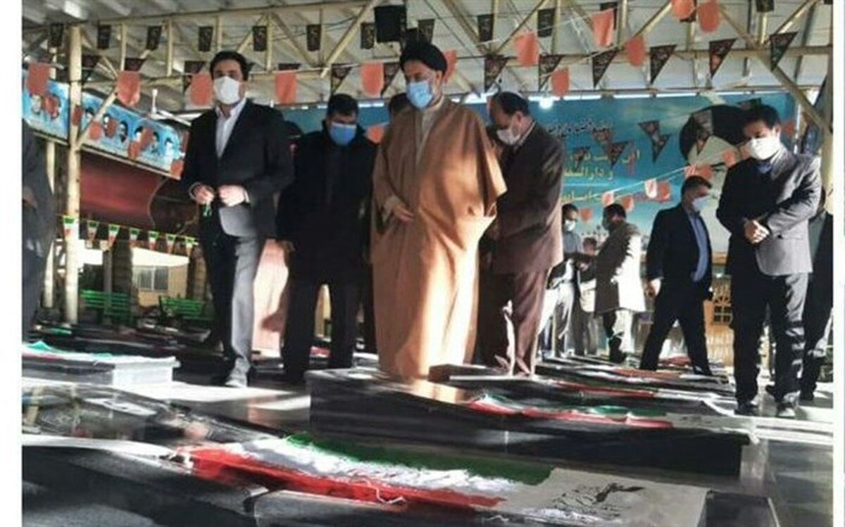 آغاز دهه فجر با دیدار شهدا در ملارد