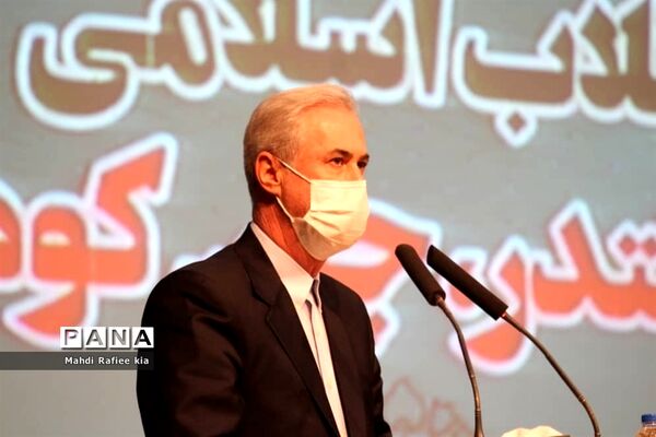 مراسم آغاز دهه فجر و سالروز ورود امام خمینی(ره) به میهن در مصلی بزرگ تبریز