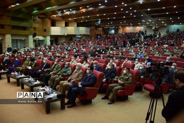 مراسم آغاز دهه فجر و سالروز ورود امام خمینی(ره) به میهن در مصلی بزرگ تبریز