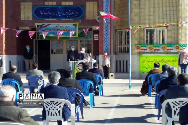 طنین زنگ انقلاب در مدارس شهرستان نی ریز