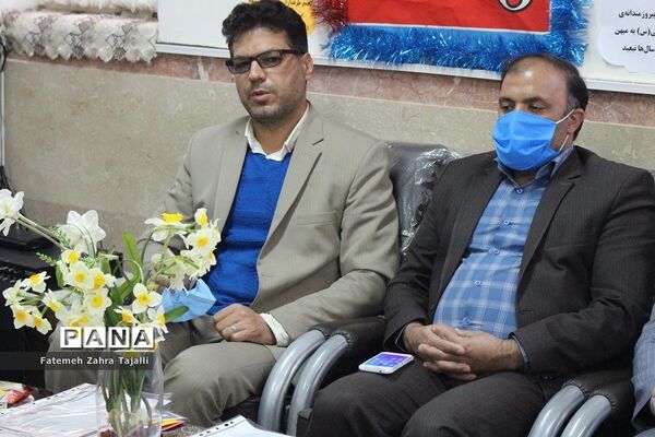 تقدیر از دانش آموزان برگزیده مسابقات مدرسه نخبگان سمنان