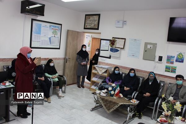 تقدیر از دانش آموزان برگزیده مسابقات مدرسه نخبگان سمنان