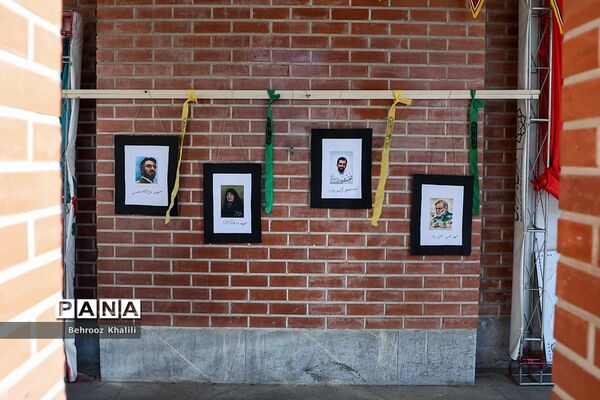 افتتاحیه نهمین دوره نمایشگاه‌های دانش‌آموزی مدرسه انقلاب