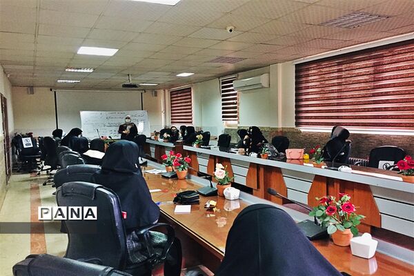 حضور دانش‌آموزان پیشتاز و فعال در جلسه آموزشی خبرنگاری پانا در قرچک